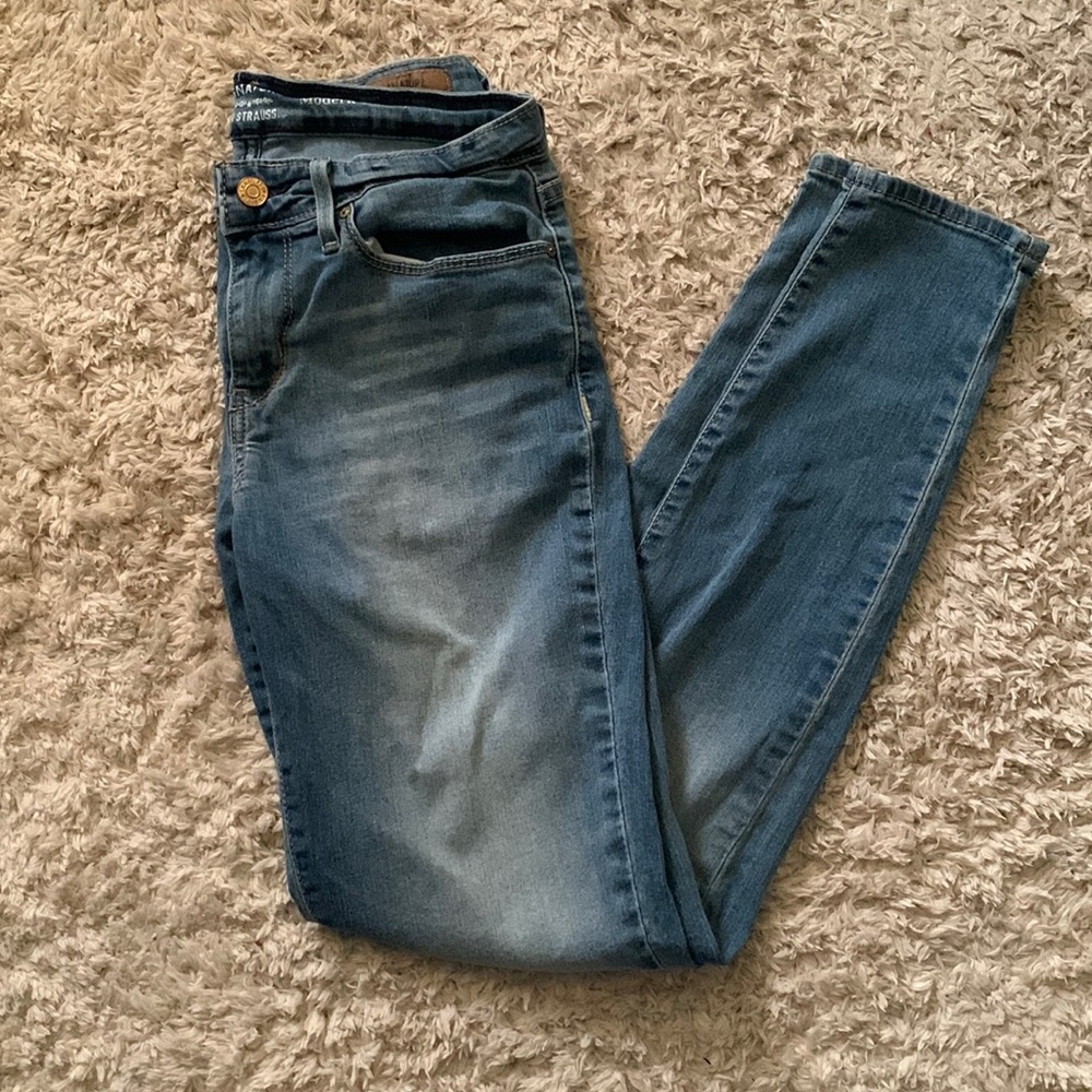 Signature by Levi Strauss Jeans Size 6
